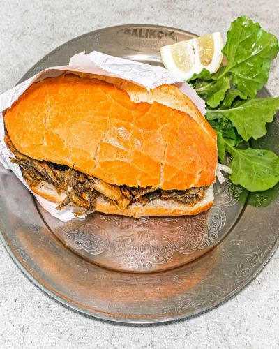 Ekmek Arası Balık (Hamsi)